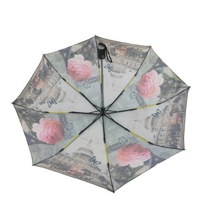La fibra de vidrio del marco metálico provee de costillas la impresión a todo color del paraguas plegable