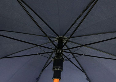 Manija curvada de madera del paraguas para hombre durable de los azules marinos para el tiempo del brillo de la lluvia