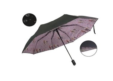 Paraguas doble del viaje del plegamiento del toldo, del auto del paraguas impresión cercana abierta del interior por completo