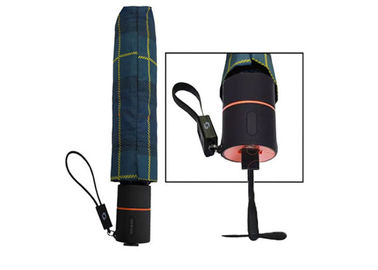 Paraguas clásico de la tela escocesa con el diámetro los 97cm de la manija del banco del poder del cargador USB