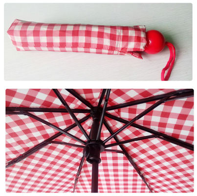 El metal plegable triple provee de costillas el paraguas plegable para los hombres