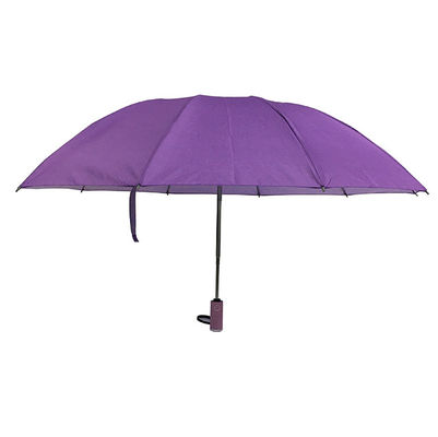 La fibra de vidrio doble provee de costillas el paraguas invertido pongis del viaje