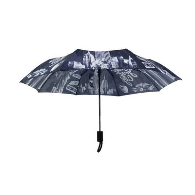 El metal irrompible cercano abierto auto provee de costillas la impresión de pantalla de seda del paraguas de la tormenta