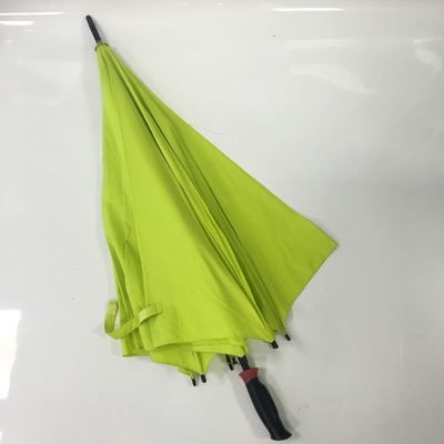 Paraguas de golf compacto negro a prueba de viento / impermeable de golf compacto con mango recto
