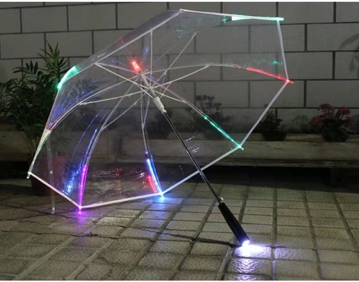 Paraguas transparentes para golf con luz LED para lluvia con costillas de fibra de vidrio y eje de aluminio.