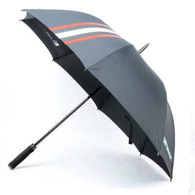 Paraguas de golf de marca con mango EVA, correa de nylon.