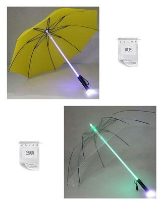 La popular sombrilla creativa iluminada con LED y eje transparente de Instagram
