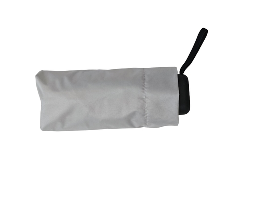 Paraguas de golf compacto de 5 pliegues de 19 pulgadas con revestimiento plateado UV50+