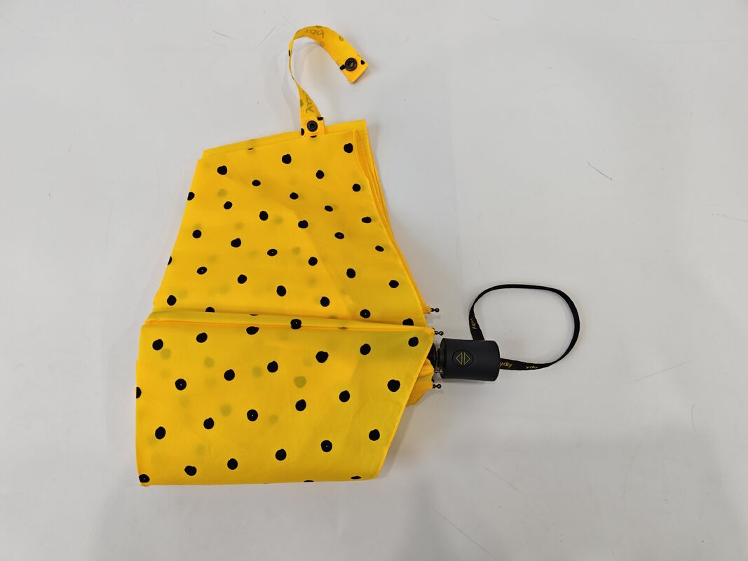 Paraguas de viaje automático de 105 cm de diámetro abierto con mango de recubrimiento de caucho y longitud plegada de 26 cm para una fácil portabilidad